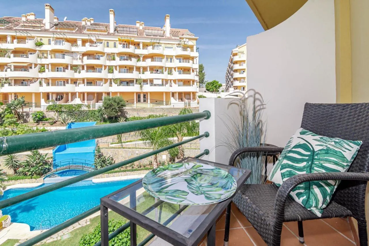 Spacious 2 Bedroom Apartment In Puerto Banus With A Private Terrace And Mountain Views Marbella 0*,  Španělsko